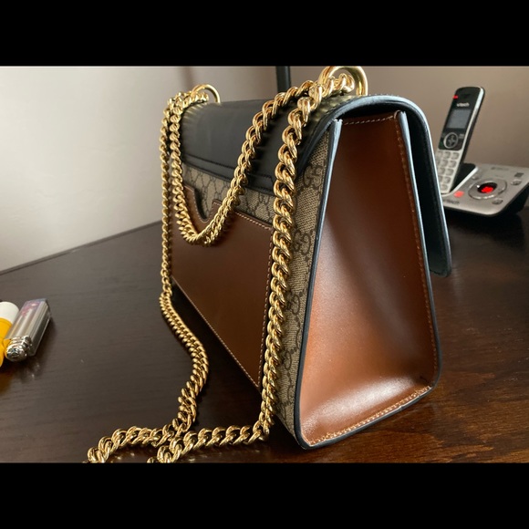Gucci purse / carried only a week - Picture 3 of 8